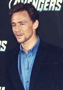 Kedvenc képeink Tom Hiddlestonról No. 2. - Page 20 Tumblr_mjkuxbDFXu1qc8t1to2_250