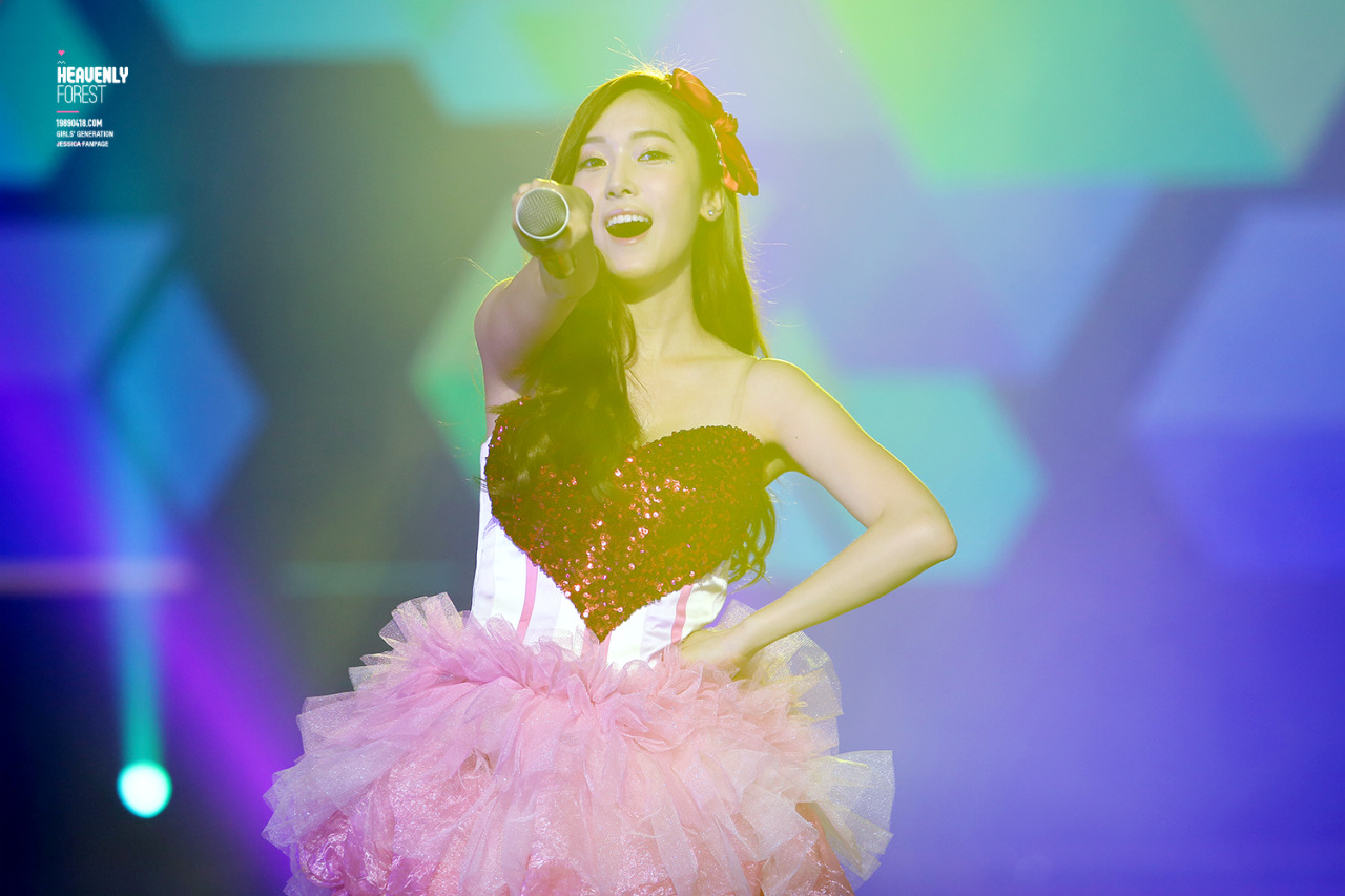 [PIC][08/09/10-11-2013]Hình ảnh mới nhất từ "2013 Girls' Generation's World Tour – Girls & Peace in HongKong" của SNSD (P3)  - Page 8 Tumblr_myu7dtMejZ1sewbc1o3_1280