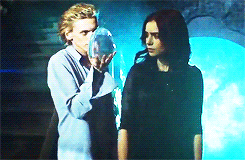 Clary♥Jace (The Mortal Instruments) #1 Parce que...'since the first time I saw you, I have belonged to you completely' - Page 2 Tumblr_mrzzftqzWv1qm8787o1_250