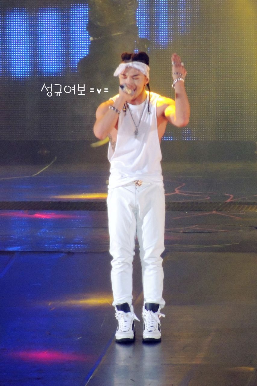 [PhoHD] ALIVE Tour 2012 ở Hồng Kông (8-9-10/12/2012) Tumblr_meqqfz0tLq1rhpiaho1_1280