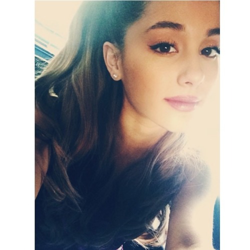 5 letras una perfeccion algo hermoso Ariana♥ Tumblr_my7tdqT4hR1rpbxp4o1_500