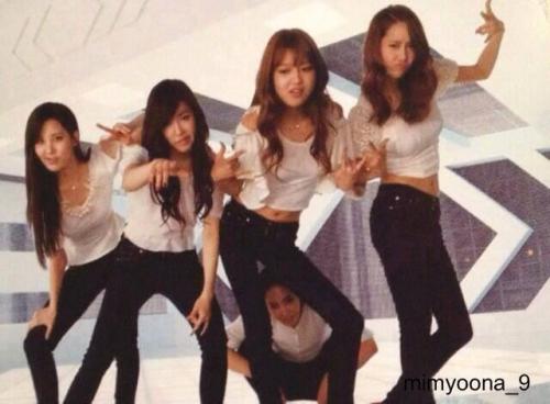 [PIC][03-12-2013]Hình ảnh mới nhất từ "SONE NOTE" của SNSD Tumblr_mxaevc8w4j1sewbc1o1_500