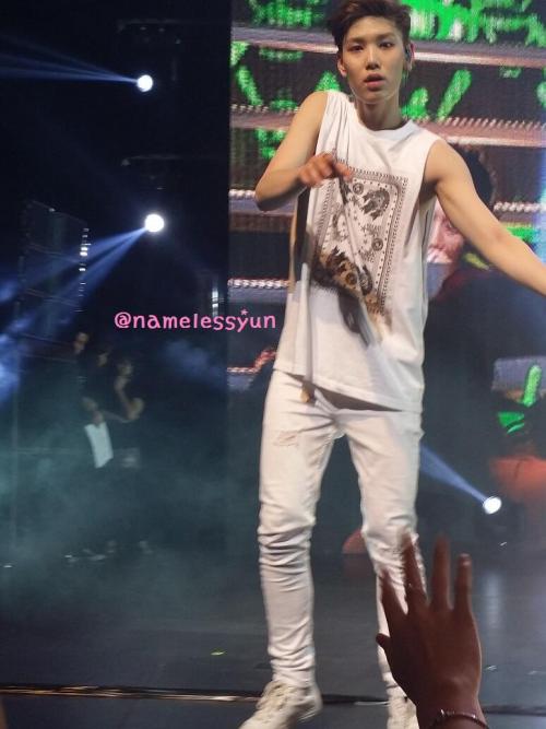 FAN.TAKEN| صور B.A.P في Live On Earth 2014 سينغافورة بتاريخ 140531 Tumblr_n6h5mtkxEp1rnkj5ho1_500