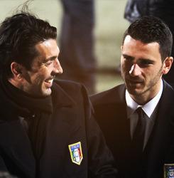 Leonardo Bonucci und Gigi Buffon Tumblr_mwlbjmBMXH1qgyp45o5_250