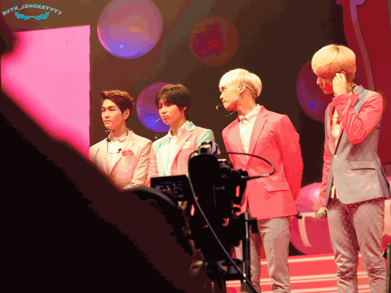 130827 SHINee (sin Minho) @ Etude Pink Play Party Tumblr_ms77ctZ4ZF1qfsc71o1_1280