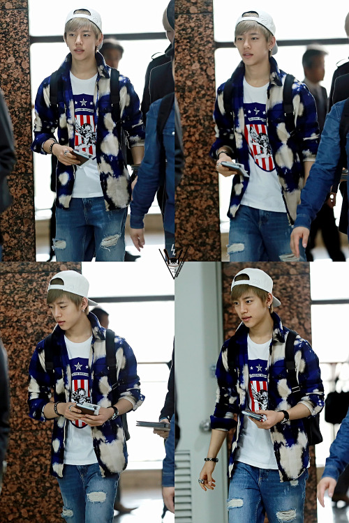 FAN.TAKEN| صور B.A.P في مطار Gimpo الدولي متوجهين إلى اليابان .. Tumblr_n320g4aCke1rnkj5ho1_500