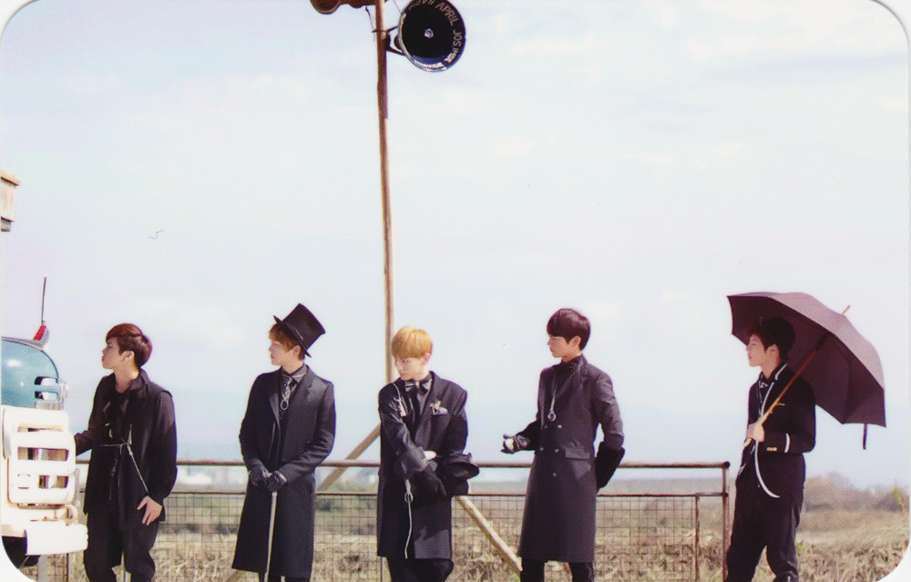 [SCANS] SHINee - '1000 Years, Always By Your Side' Booklet y Photocards Tumblr_mewp2aNRSc1r36tcgo1_1280