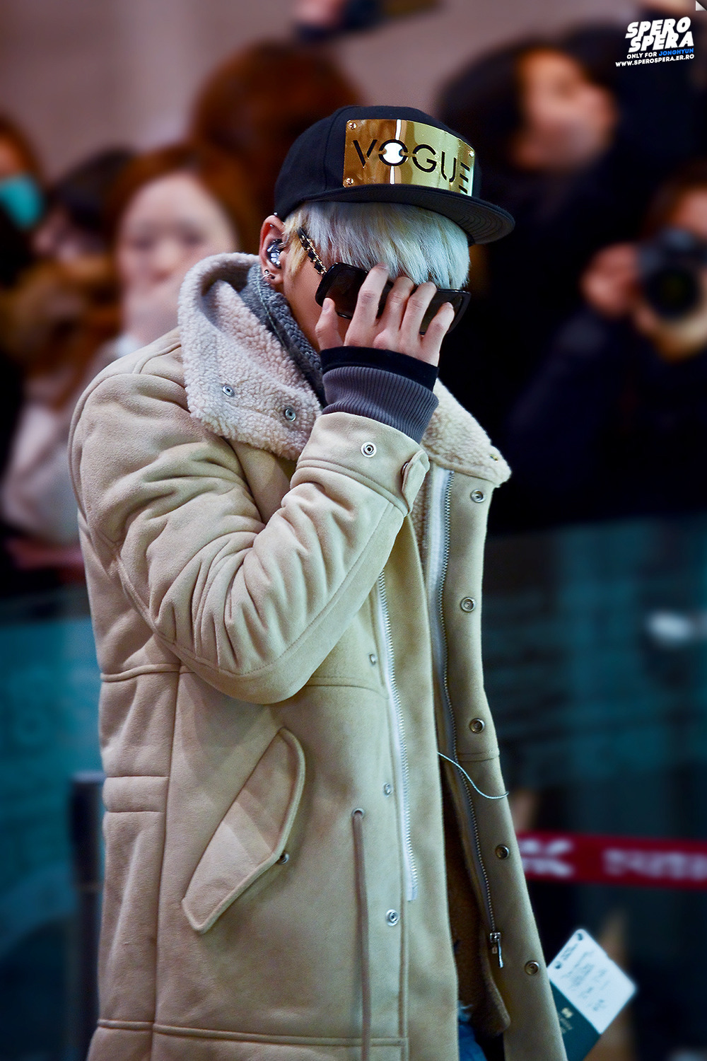 131224 Jonghyun @ Gimpo Airport rumbo a Japón Tumblr_myb0z5wvo91qzk8j4o1_1280