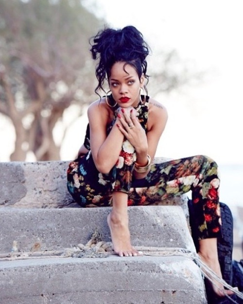 Rihanna. [2] - Page 24 Tumblr_mv1r08wQb71ro1dyeo1_500