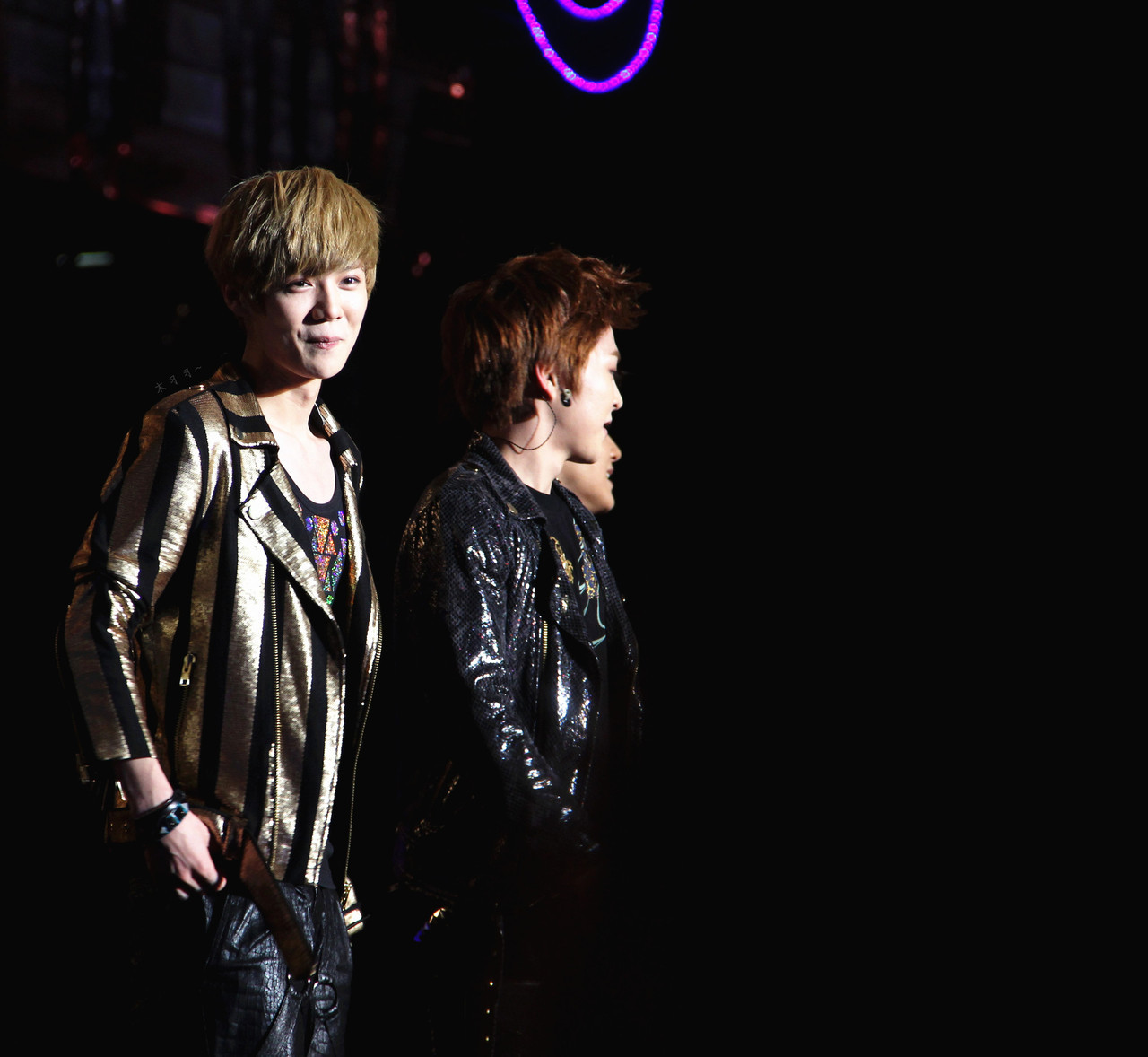 [Fantaken] 091212 EXO M XiuMin @ Chongqing Irreplaceable Concert  Tumblr_meto6bN1Bp1ralgblo1_1280