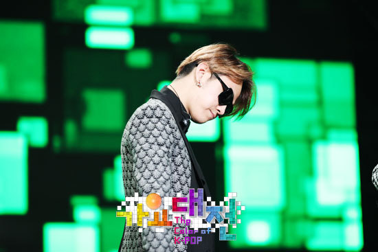 [PICS] [29.12.12] Junhyung @ SBS Gayo Daejun Rehearsals Tumblr_mftmtetf0K1rn86lwo1_1280