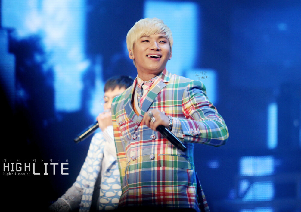 [PhoHD/Vid] Big Bang tại lễ trao giải "The 22nd High1 Seoul Music Awards" (31/1/13) Tumblr_mhioe3MohT1qj4irzo5_1280