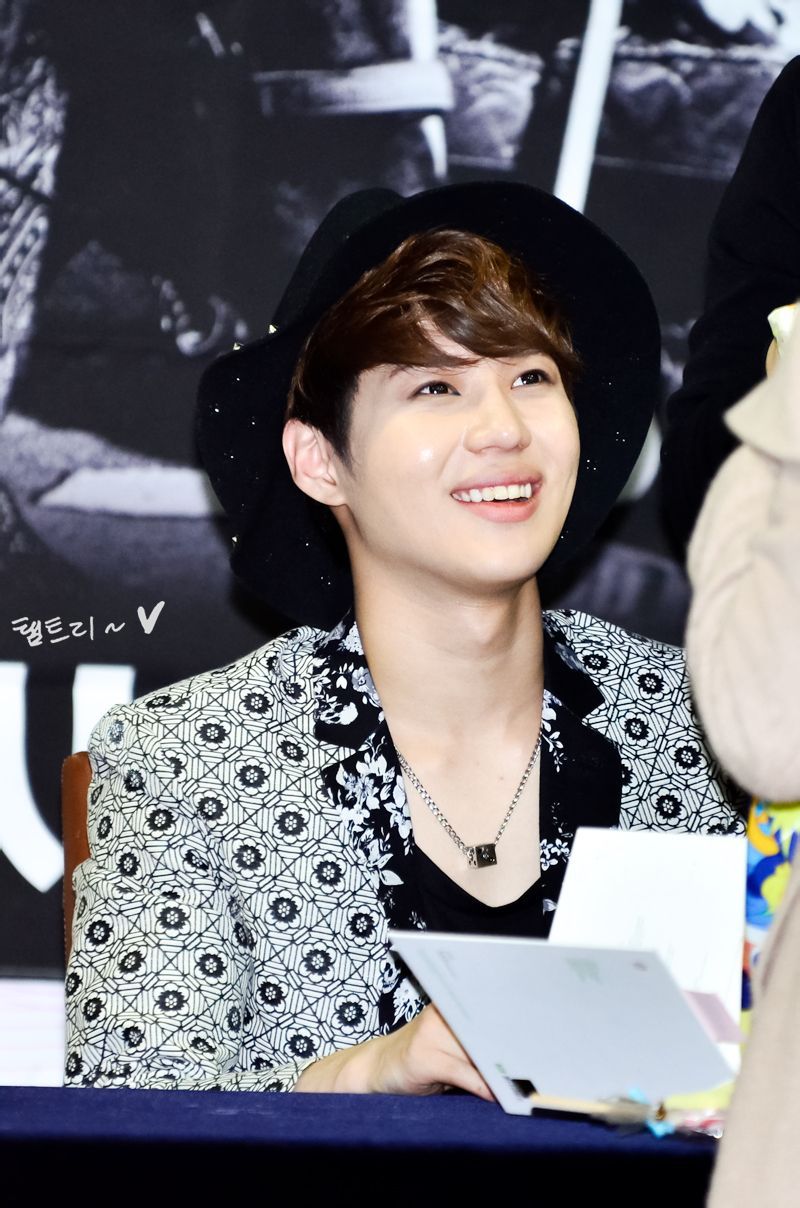 130314 Taemin @ 7th ‘Dream Girl’ Fansign Tumblr_mjqko4OlMn1qdtvhxo5_1280