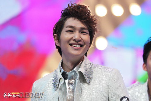 121231/130101 Onew @ MBC Gayo Daejun Tumblr_mfyf7kkuTa1qdtvhxo2_500