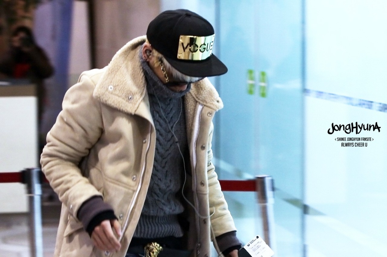 131224 Jonghyun @ Gimpo Airport rumbo a Japón Tumblr_mybpb9V8vq1qzk8j4o1_1280