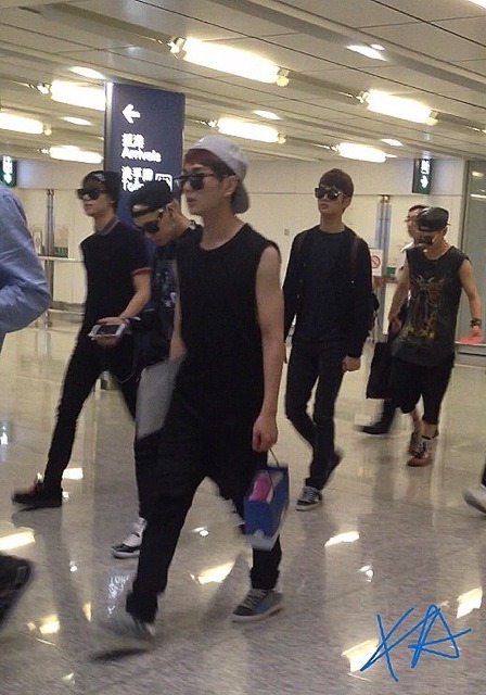 130701 SHINee @ HongKong airport Tumblr_mp8srhEeUW1r8fs1io1_500