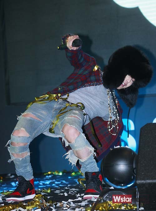 [21/10/2013][Photos/Vid] G-Dragon tại sự kiện Seoul Fashion Week K-style Tumblr_mv0qmpscxE1qb2yato3_500