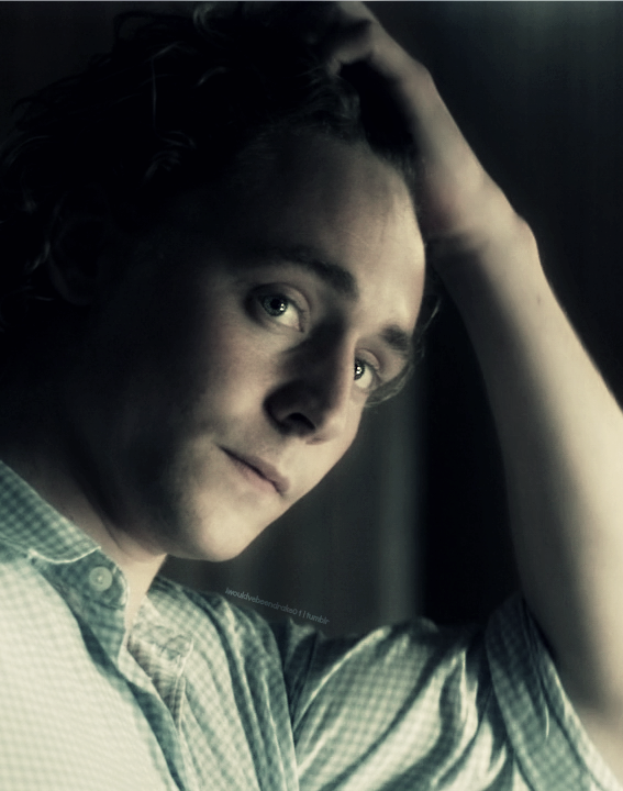 Tom Hiddleston egyéb filmjei - Page 4 Tumblr_mo73o6LKBC1rycwmgo1_1280