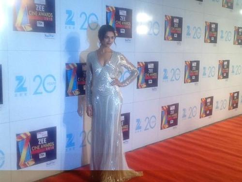 حصريا ألبوم كامل لصور نجوم بوليوود في Zee Cine Awards 2013 ~ Tumblr_mg7ryqTEWq1qgf072o1_500