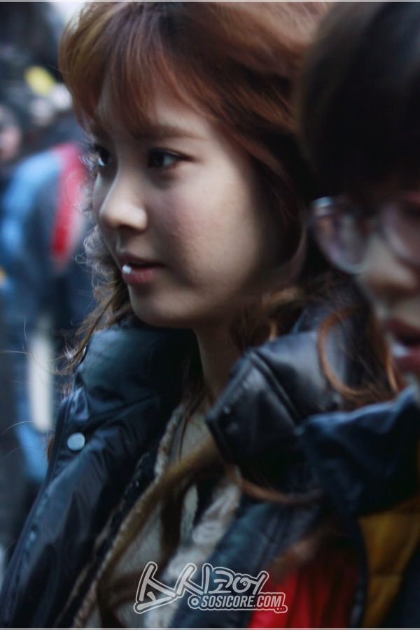 [PIC][04-01-2013]SNSD xuất hiện tại toà nhà KBS để ghi hình cho chương trình "Music Bank" chiều nay Tumblr_mg3lt17kbF1r4oun7o4_1280