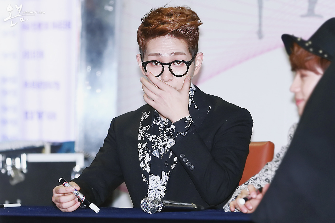 130314 Onew @ "Dream Girl" Fansigning #5: Coex fansign Tumblr_mjnwhqj6sg1rtjlxyo1_1280