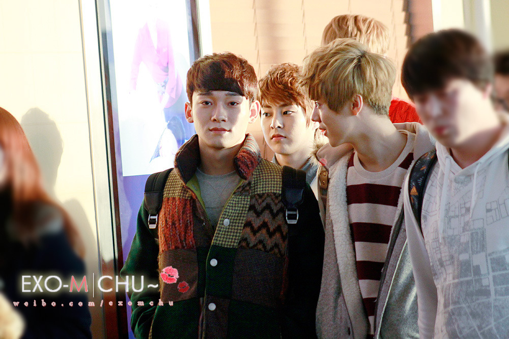 [Fantaken] 081212 EXO M XiuMin @ Incheon + Beijing Airport Tumblr_mf6fz3WLOG1qhmxnlo1_1280