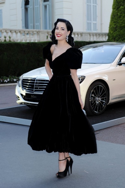 Dita Von Teese Tumblr_mnf3uoNUkN1rlcf1ko1_500