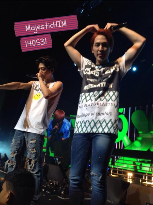 FAN.TAKEN| صور B.A.P في Live On Earth 2014 سينغافورة بتاريخ 140531 Tumblr_n6hberT6Lc1rnkj5ho1_500