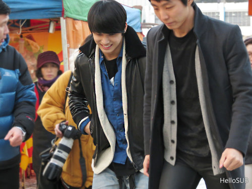 [ صور ] Hyunsik خلال تصوير برنامج Dream Team !!  Tumblr_mgv9b9tl2t1r9vnnvo1_500