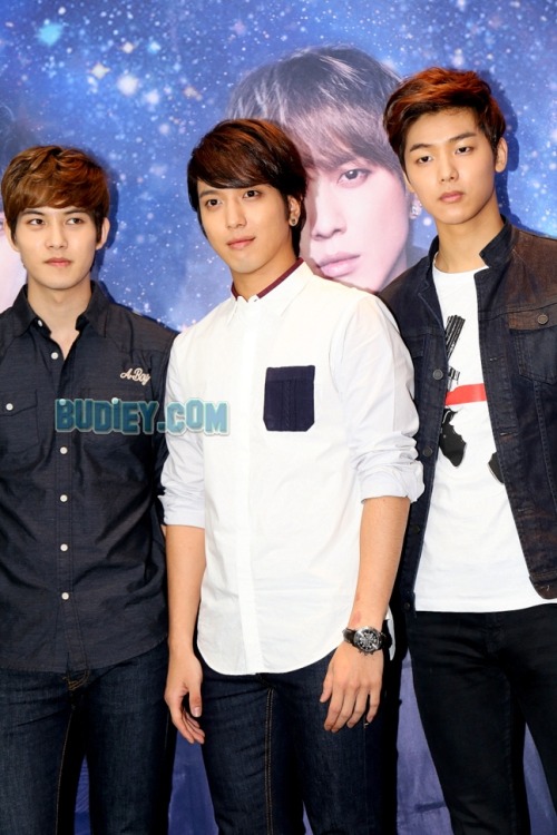 [Event] BLUE MOON in Malaysia - Conférence de presse (23.08.2013) Tumblr_mrzmzh8bQB1rgxfbio1_500