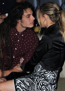 ¿Samuel Larsen y Carmen Electra? Tumblr_mmyh4v93ht1r4ezfzo2_250