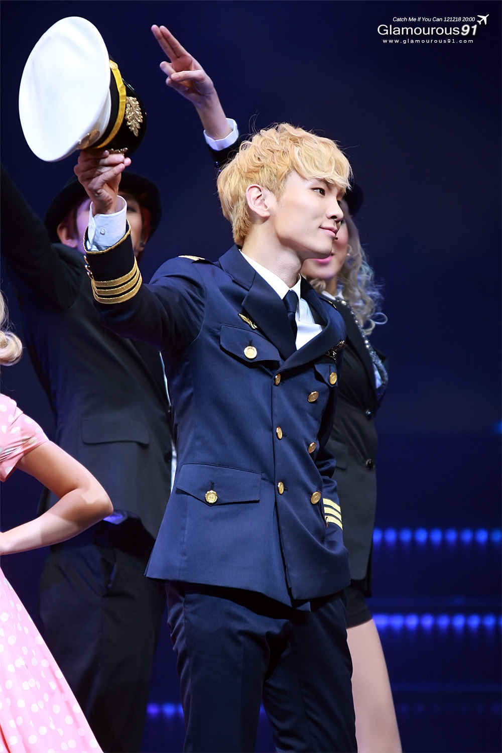 121218 Key @ Catch Me If You Can Musical Tumblr_mf8t04x1lu1r5kb7po1_1280