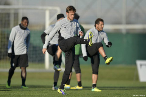 Juventus Turin Training, 26.11.13 Tumblr_mwvxfgnnTi1s8z5rho2_500