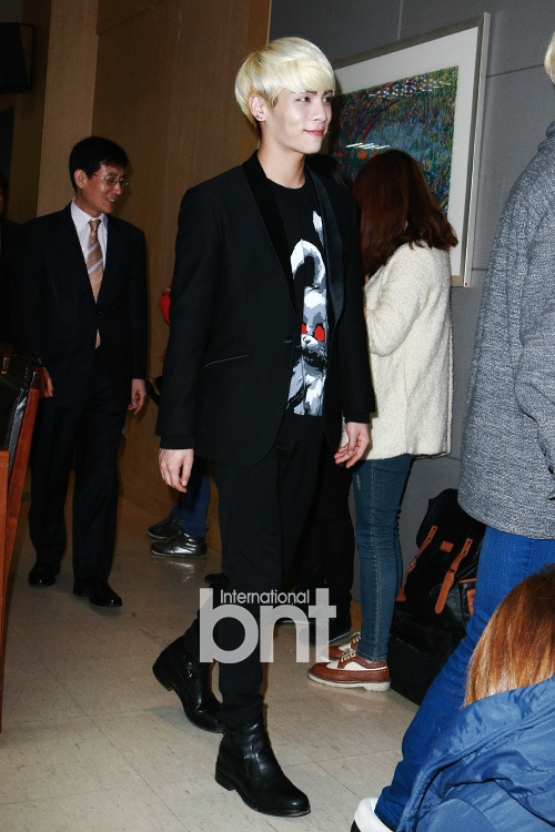 140226 Jonghyun @ Gangnam Goodwill Ambassador Appointment Tumblr_n1l5vquypO1qzk8j4o1_500