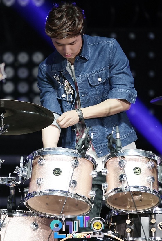 [Live] CNBLUE @ SBS Inkigayo Half Year (14.07.2013) Tumblr_mqk20zdF6R1svshdro2_1280