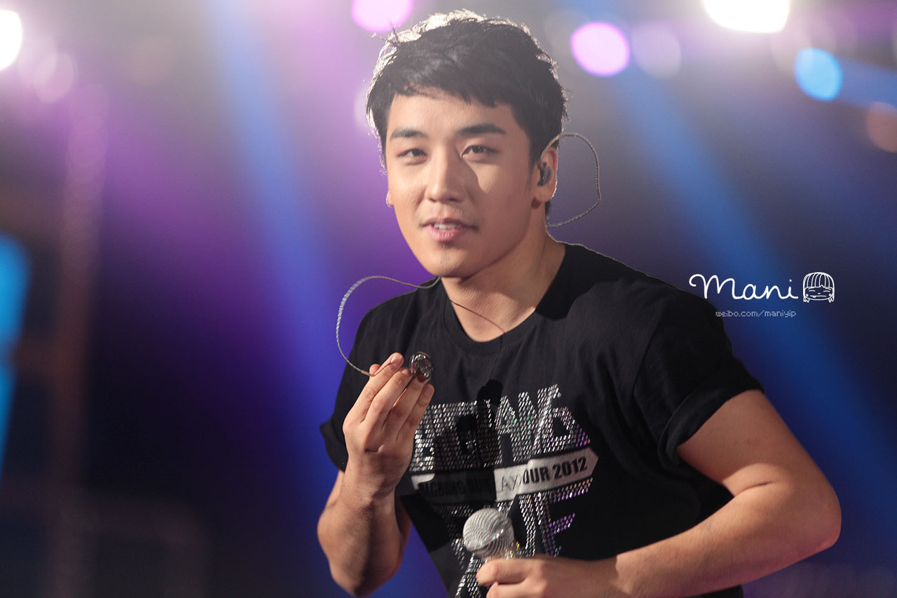 [PhoHD] ALIVE Tour 2012 ở Hồng Kông (8-9-10/12/2012) Tumblr_meszfgpued1rhpiaho1_1280