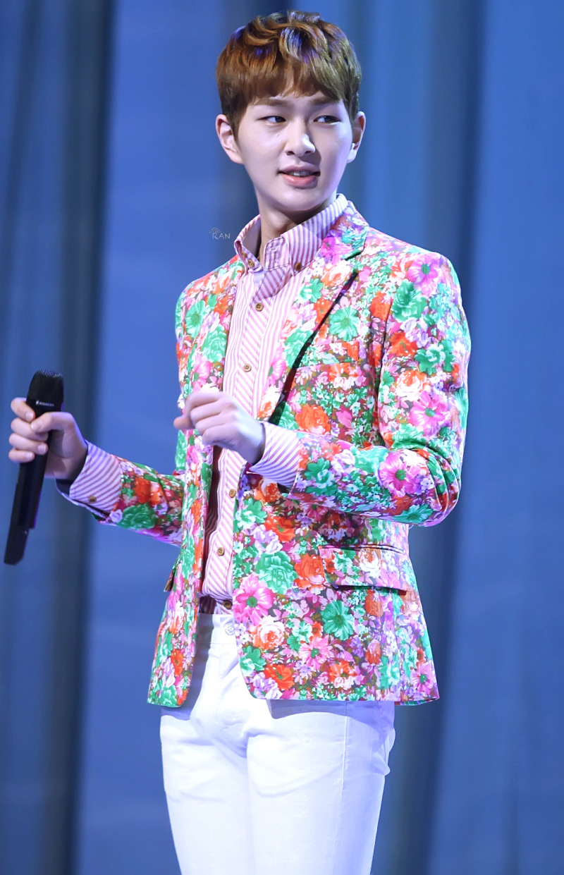130305 Onew @ KBS Open Concert Tumblr_mj76ancL971rtjlxyo1_1280