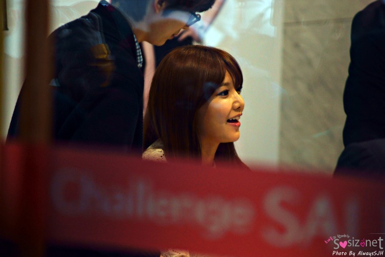 [PIC][06-04-2013]SooYoung xuất hiện tại buổi fansign thứ 2 cho thương hiệu "Double M" vào chiều nay  Tumblr_mku5a8ogYC1rs68xto2_1280