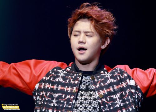 [PICS] [26.02.13] Yoseob @  Seoul Arts School’s Celebration Tumblr_mivjbiceRh1r8h1ifo1_500