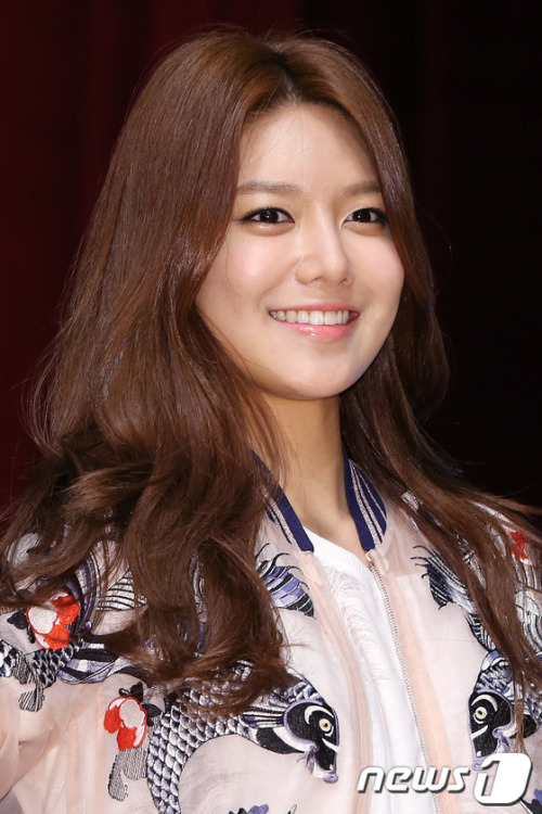 [PIC][14-05-2014]SooYoung xuất hiện tại "DOUBLE M TALK EVEN" lần 5 vào chiều nay   Tumblr_n5k1zf2eyQ1sewbc1o1_500