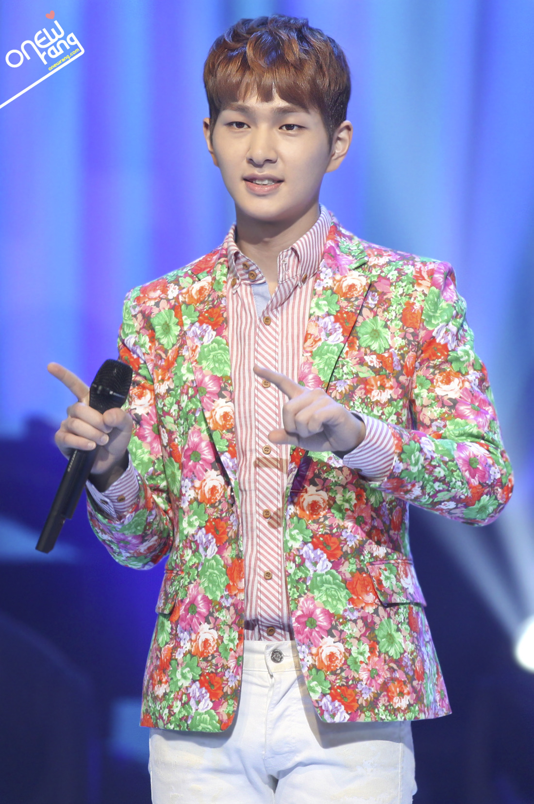130305 Onew @ KBS Open Concert Tumblr_mj78z2n3sG1rtjlxyo1_1280