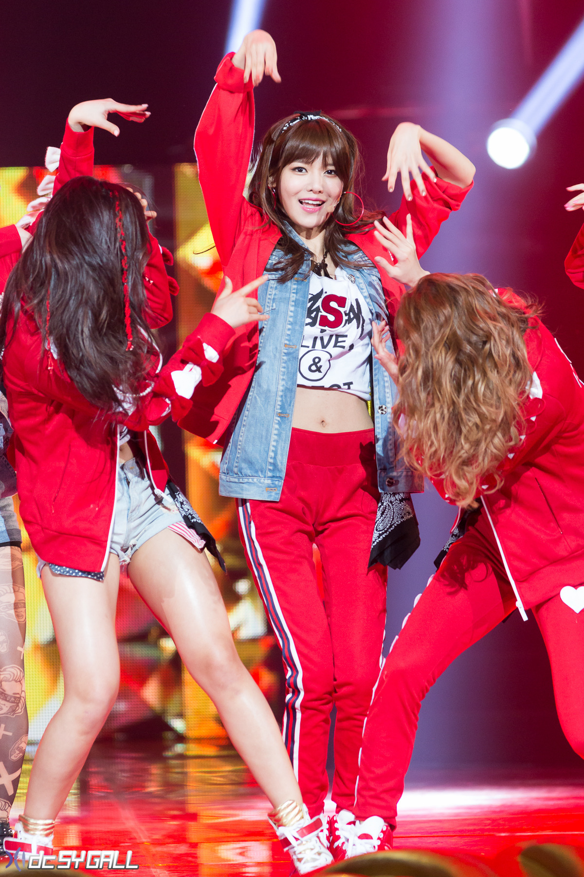 [PIC][06-01-2013]SNSD biểu diễn tại "KBS Open Concert" vào chiều nay - Page 6 Tumblr_mgbf55fswJ1rs68xto4_1280