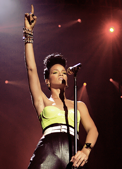 Rihanna. [2] - Page 11 Tumblr_mo6t0fjKks1ro1dyeo1_500