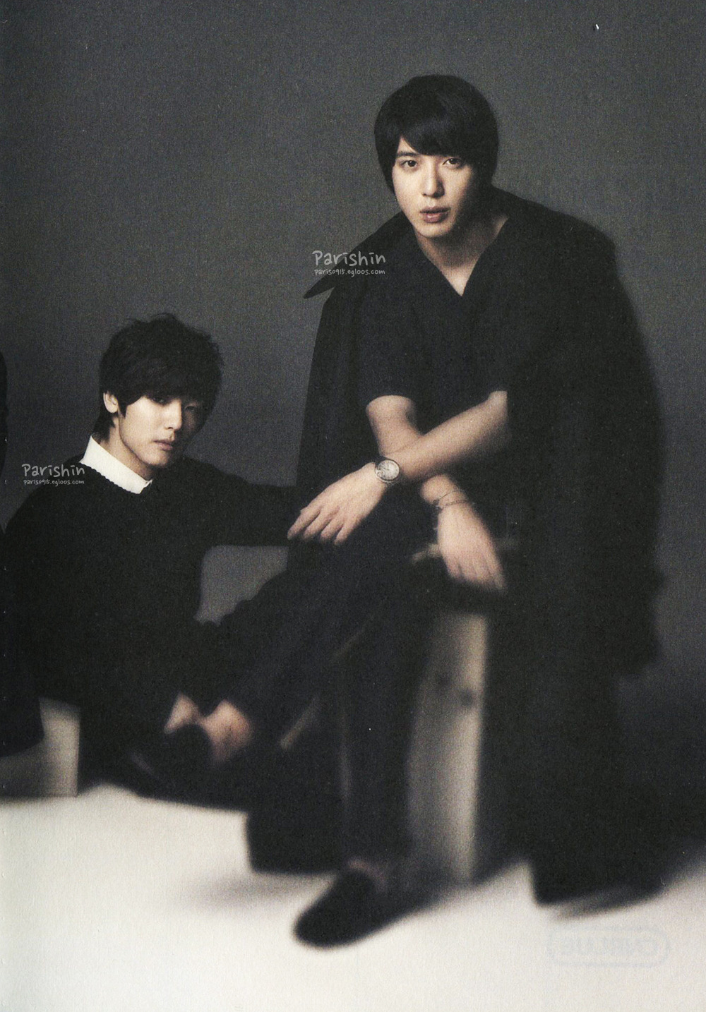 [Scans] Season Greeting 2013 Tumblr_mf8zhzlDjw1rgxfbio6_1280