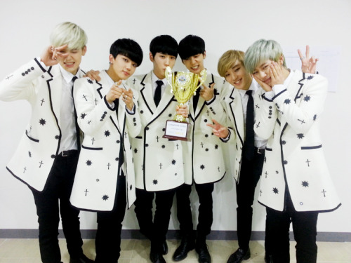 PIC| صور B.A.P في Show Champion ~ Tumblr_n14ygnRdP81rnkj5ho2_500