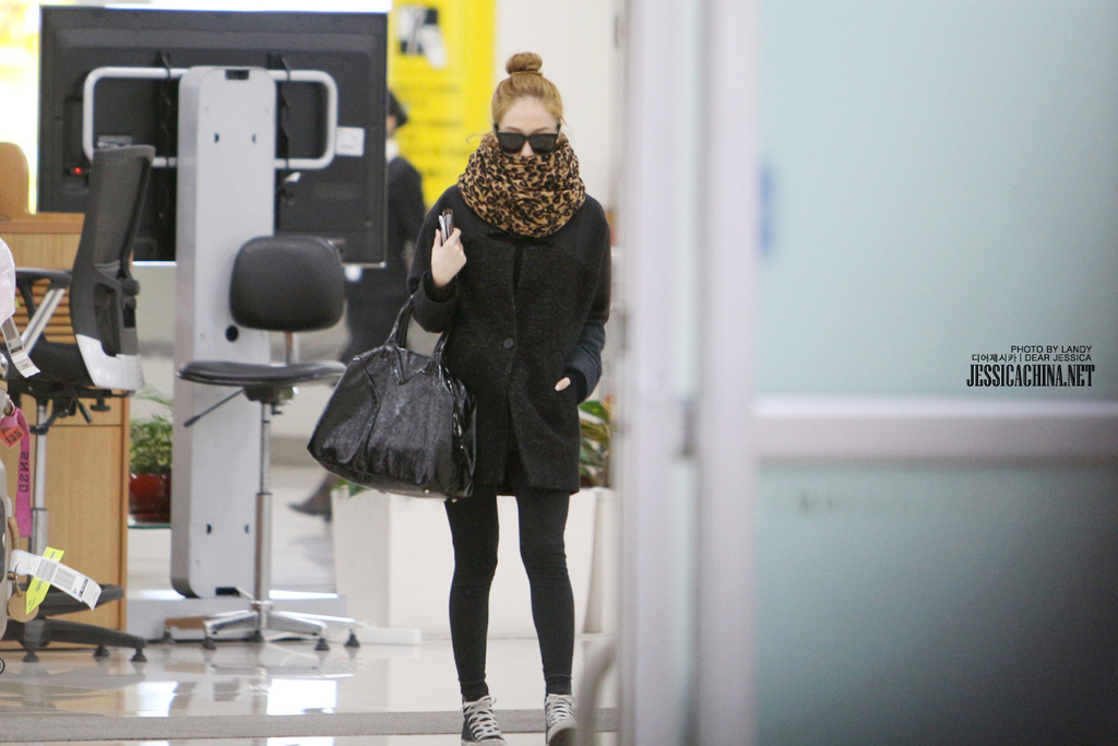 [PIC][11-02-2013]SNSD trở về Hàn Quốc vào trưa nay Tumblr_mi3fa0qmBX1rs68xto2_1280