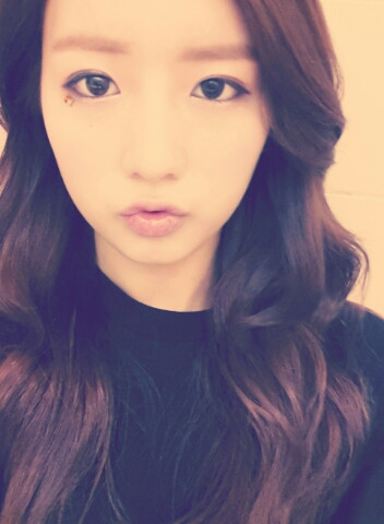  [ selca ] تحديث بومي بتاريخ 130107 !! Tumblr_mg9nv4XvV31qj30xio2_400