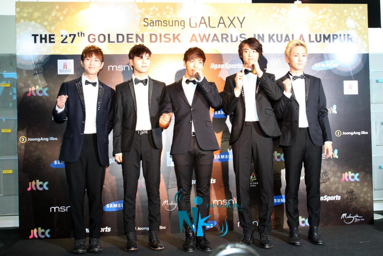 130115 SHINee @ 27th Golden Disk Awards Tumblr_mgprfhLbuC1qdtvhxo1_1280