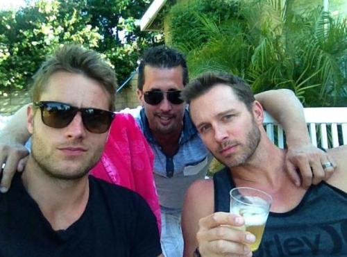  Fotos - Imagenes Nuevas Justin Hartley  - Página 3 Tumblr_mnfobhI9wl1s0508go1_500