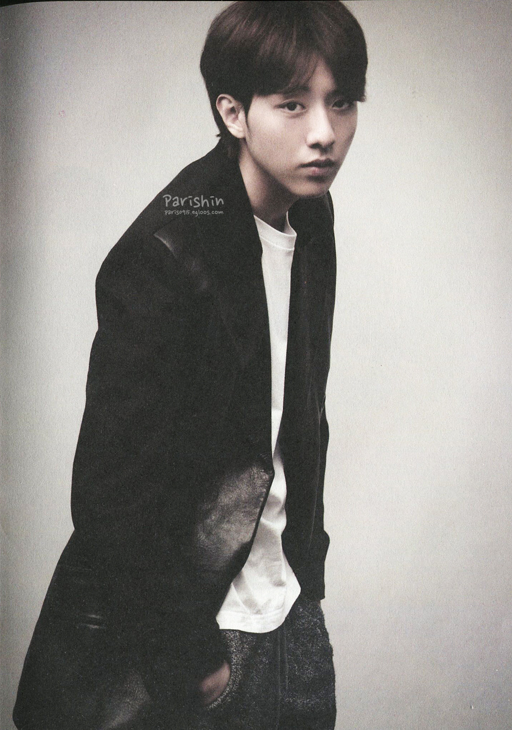 [Scans] Season Greeting 2013 Tumblr_mf8zdozvcS1rgxfbio4_1280